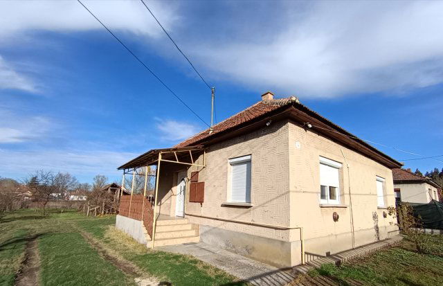 Eladó családi ház, Újszilváson 22.5 M Ft, 2 szobás