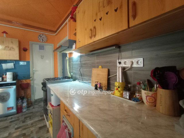 Eladó családi ház, Békéscsabán 37.9 M Ft, 3 szobás