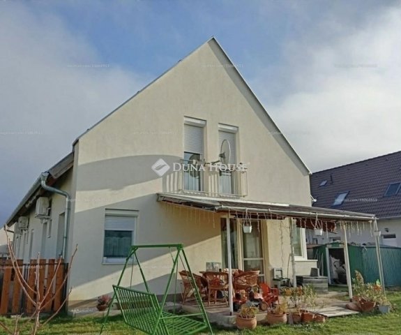 Eladó sorház, Vácon 109 M Ft, 4 szobás / költözzbe.hu