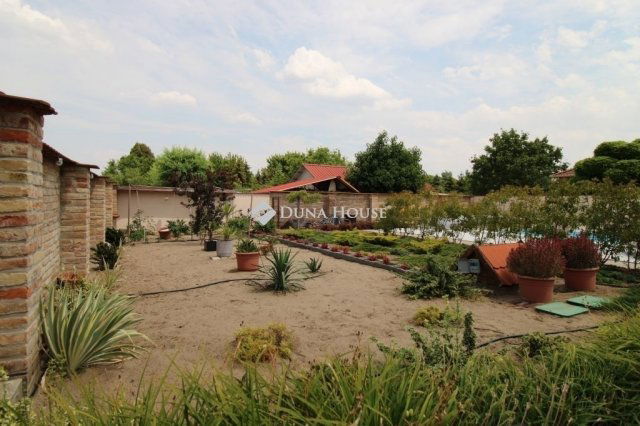 Eladó családi ház, Szatymazon 148 M Ft, 5 szobás