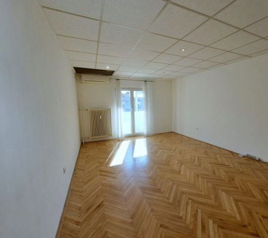 Kiadó panellakás, albérlet, Pécsett 130 E Ft / hó, 2 szobás