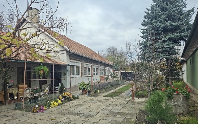 Eladó családi ház, Békésen 38.9 M Ft, 3+1 szobás