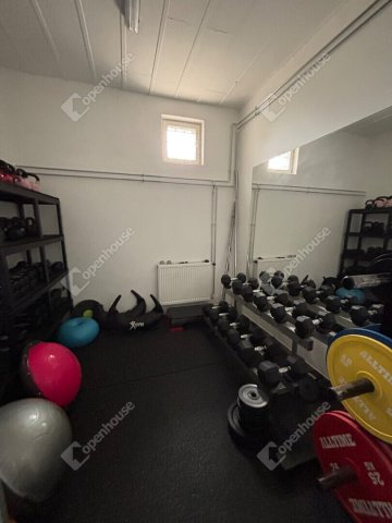 Kiadó üzlethelyiség, Győrött 180 E Ft / hó, 1 szobás
