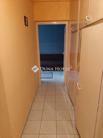 Eladó panellakás, Szegeden 48 M Ft, 2 szobás