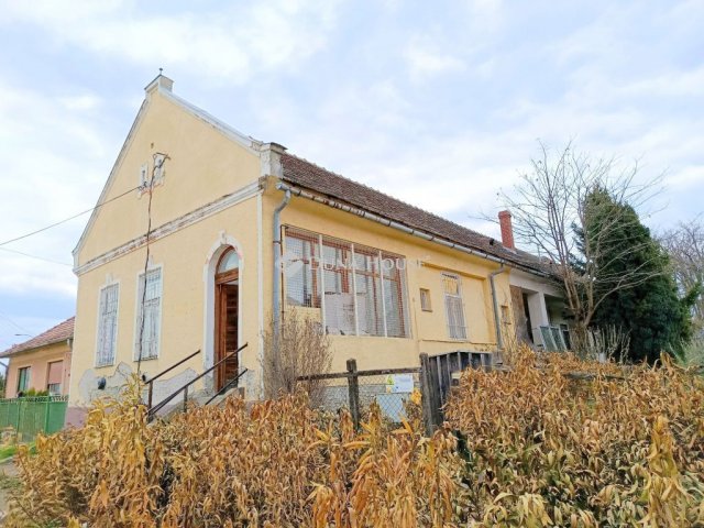 Eladó üzlethelyiség, Vajtán 5.49 M Ft, 2 szobás