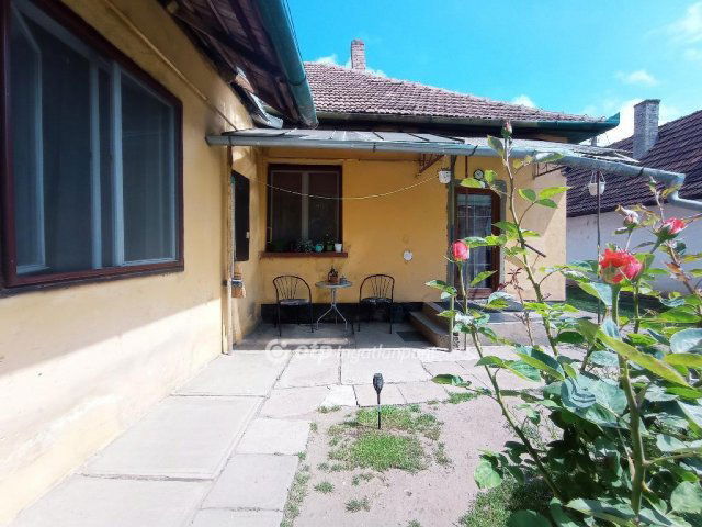 Eladó családi ház, Békéscsabán 37.9 M Ft, 3 szobás