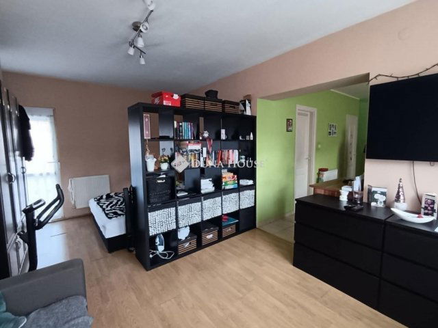 Eladó családi ház, Kisbéren 51.9 M Ft, 3 szobás