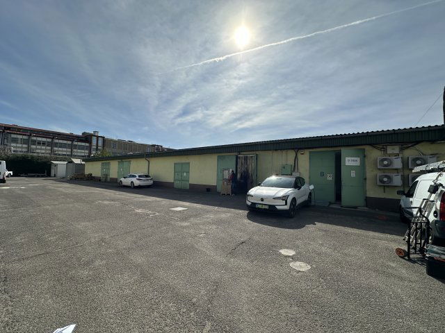 Kiadó ipari ingatlan, Budapesten, IV. kerületben, Széchenyi téren