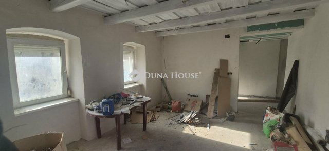 Eladó családi ház, Kaposváron 20.9 M Ft, 2 szobás