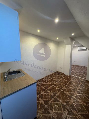 Kiadó téglalakás, albérlet, Szekszárdon 80 E Ft / hó, 1 szobás