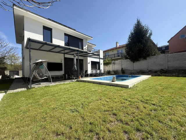 Eladó családi ház, Budaörsön 299 M Ft, 5+1 szobás