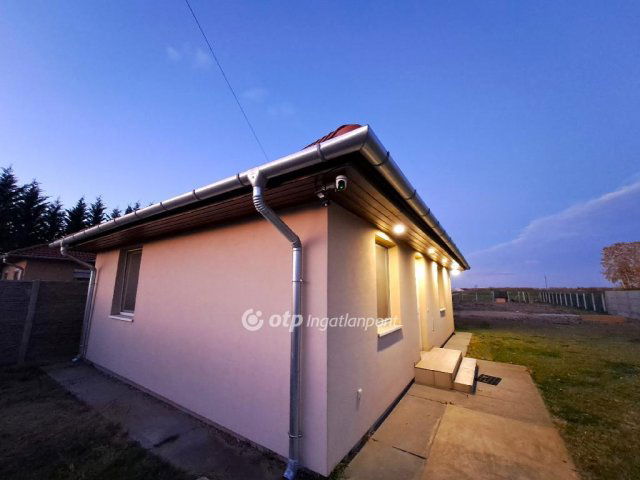 Eladó családi ház, Kecskeméten 58 M Ft, 3 szobás