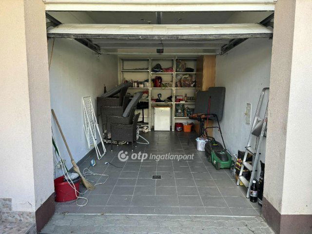 Eladó sorház, Hajdúszoboszlón 103.9 M Ft, 3+2 szobás