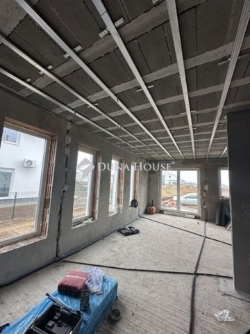 Eladó ikerház, Budapesten, XVIII. kerületben 149.9 M Ft, 5 szobás