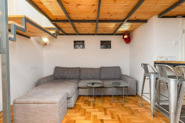 Eladó téglalakás, Budapesten, VI. kerületben, Csengery utcában