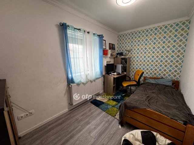 Eladó családi ház, Hosszúpályin 39.999 M Ft, 4 szobás