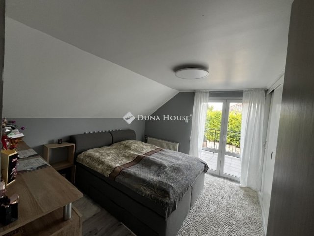 Eladó családi ház, Balatonalmádiban 250 M Ft, 5 szobás