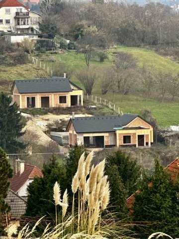 Eladó családi ház, Cserszegtomajon 215.4 M Ft, 3 szobás