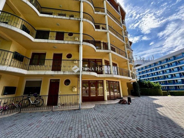 Eladó téglalakás, Balatonfüreden 169 M Ft, 2 szobás