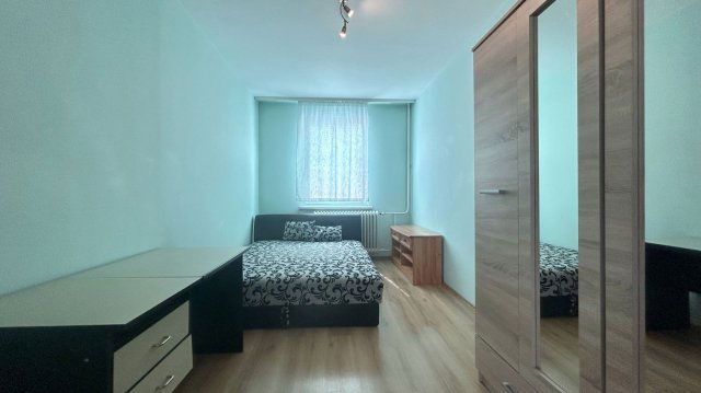 Kiadó panellakás, albérlet, Debrecenben 300 E Ft / hó, 4 szobás