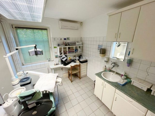 Eladó családi ház, Székesfehérvárott 159.9 M Ft, 4 szobás