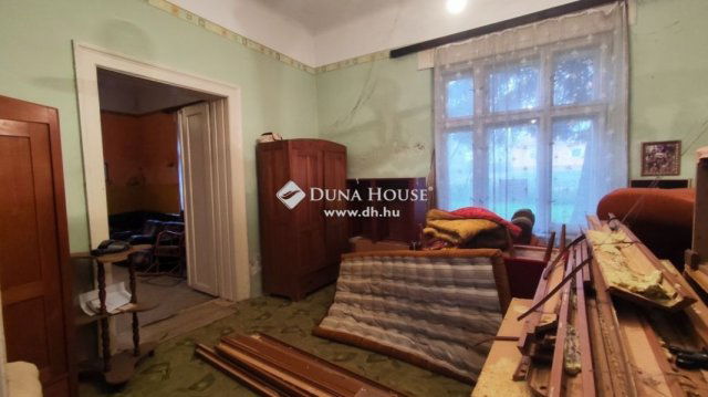 Eladó családi ház, Válon 35 M Ft, 3 szobás