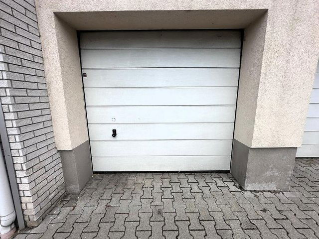 Eladó garázs, Budapesten, IV. kerületben 20.9 M Ft