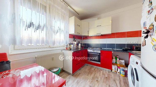 Eladó panellakás, Egerben 49.9 M Ft, 2 szobás