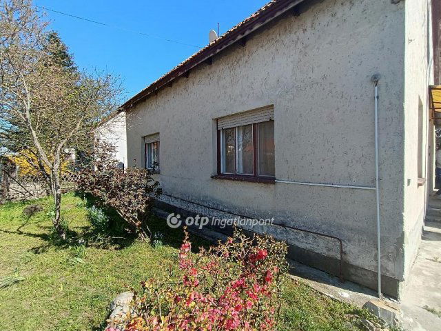 Eladó családi ház, Délegyházán 46.9 M Ft, 3 szobás