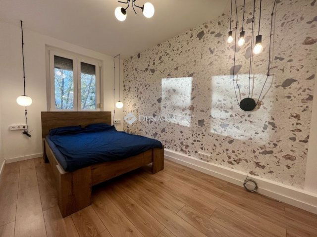 Eladó téglalakás, Debrecenben 89 M Ft, 3 szobás