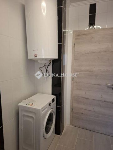 Eladó téglalakás, Szekszárdon 45.5 M Ft, 2 szobás