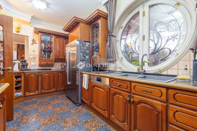 Eladó családi ház, Budapesten, XIV. kerületben 399 M Ft