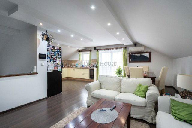 Eladó ikerház, Mosonmagyaróváron 124.9 M Ft, 4 szobás