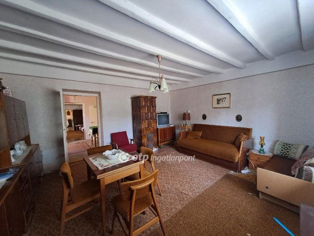 Eladó családi ház, Füzesgyarmaton 10 M Ft, 2 szobás