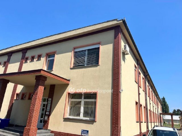 Kiadó iroda, Debrecenben 111 E Ft / hó, 1 szobás