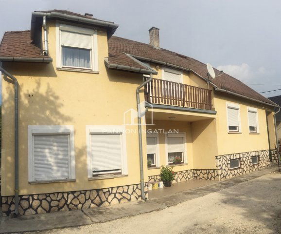Eladó családi ház, Pápán 59 M Ft, 3 szobás