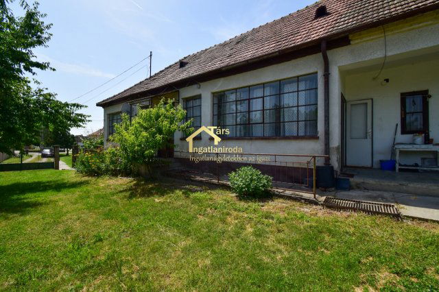 Eladó családi ház, Kisbajcson 49 M Ft, 2 szobás