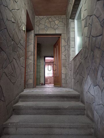 Eladó családi ház, Egerváron 56 M Ft, 5 szobás