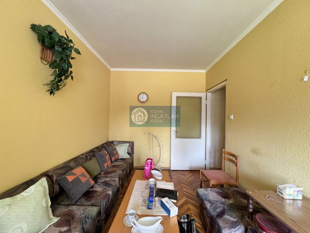Eladó panellakás, Kazincbarcikán, Árpád Fejedelem téren
