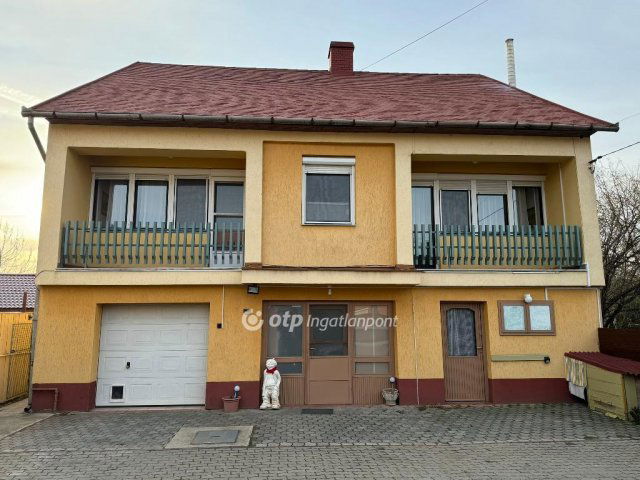 Eladó családi ház, Tiszafüreden 71 M Ft, 4 szobás