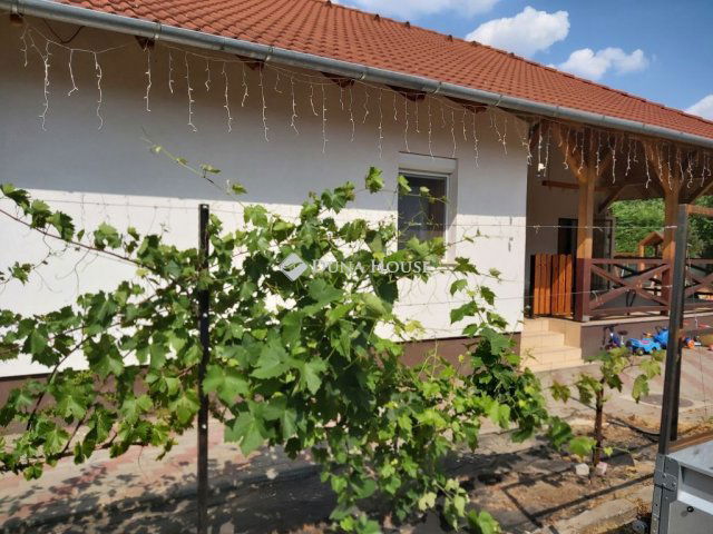Eladó családi ház, Szigethalmon 57 M Ft, 3 szobás