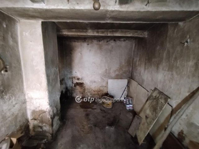 Eladó telek, Pécsett 11 M Ft / költözzbe.hu