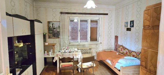 Eladó családi ház, Mikepércsen 49.9 M Ft, 2 szobás