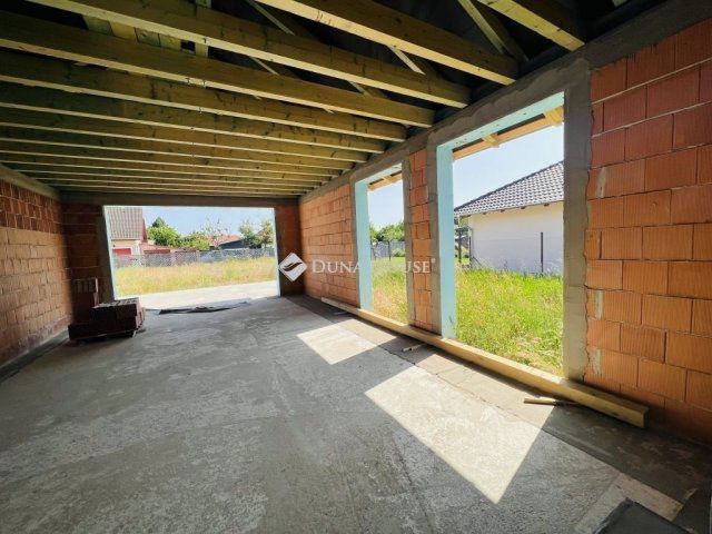 Eladó családi ház, Tökölön 119.9 M Ft, 4 szobás