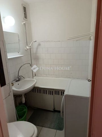 Eladó panellakás, Szegeden 48 M Ft, 2 szobás