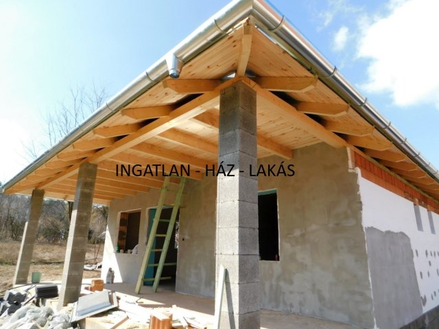 Eladó családi ház, Erdőkertesen 104.99 M Ft, 4 szobás