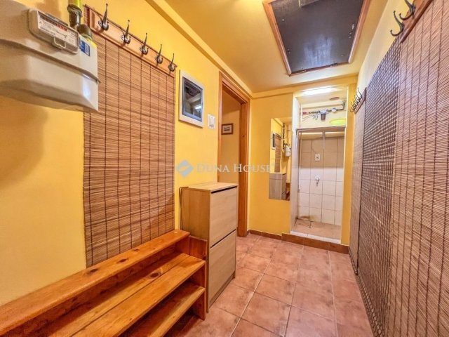 Eladó téglalakás, Budapesten, VI. kerületben 83.9 M Ft, 3 szobás