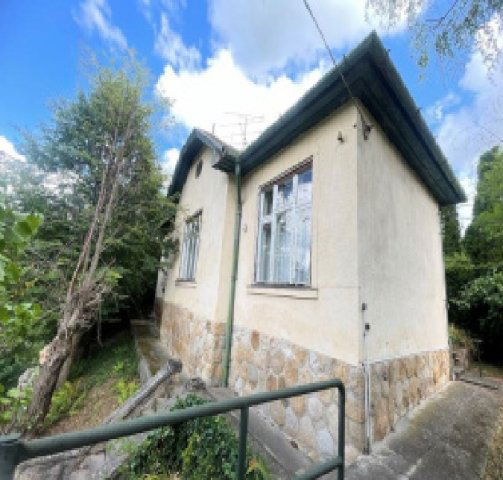 Eladó családi ház, Verőcén 85 M Ft, 5+2 szobás