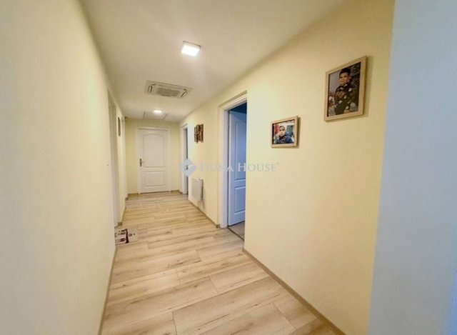 Eladó családi ház, Székesfehérvárott 169 M Ft, 4 szobás