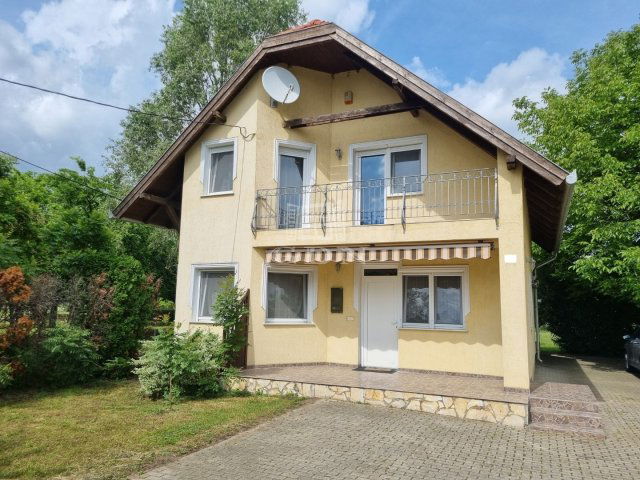 Eladó családi ház, Székesfehérvárott 84.4 M Ft, 4 szobás